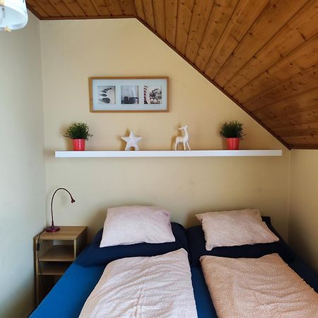 Szigeti Apartmanhaz Печ Екстериор снимка