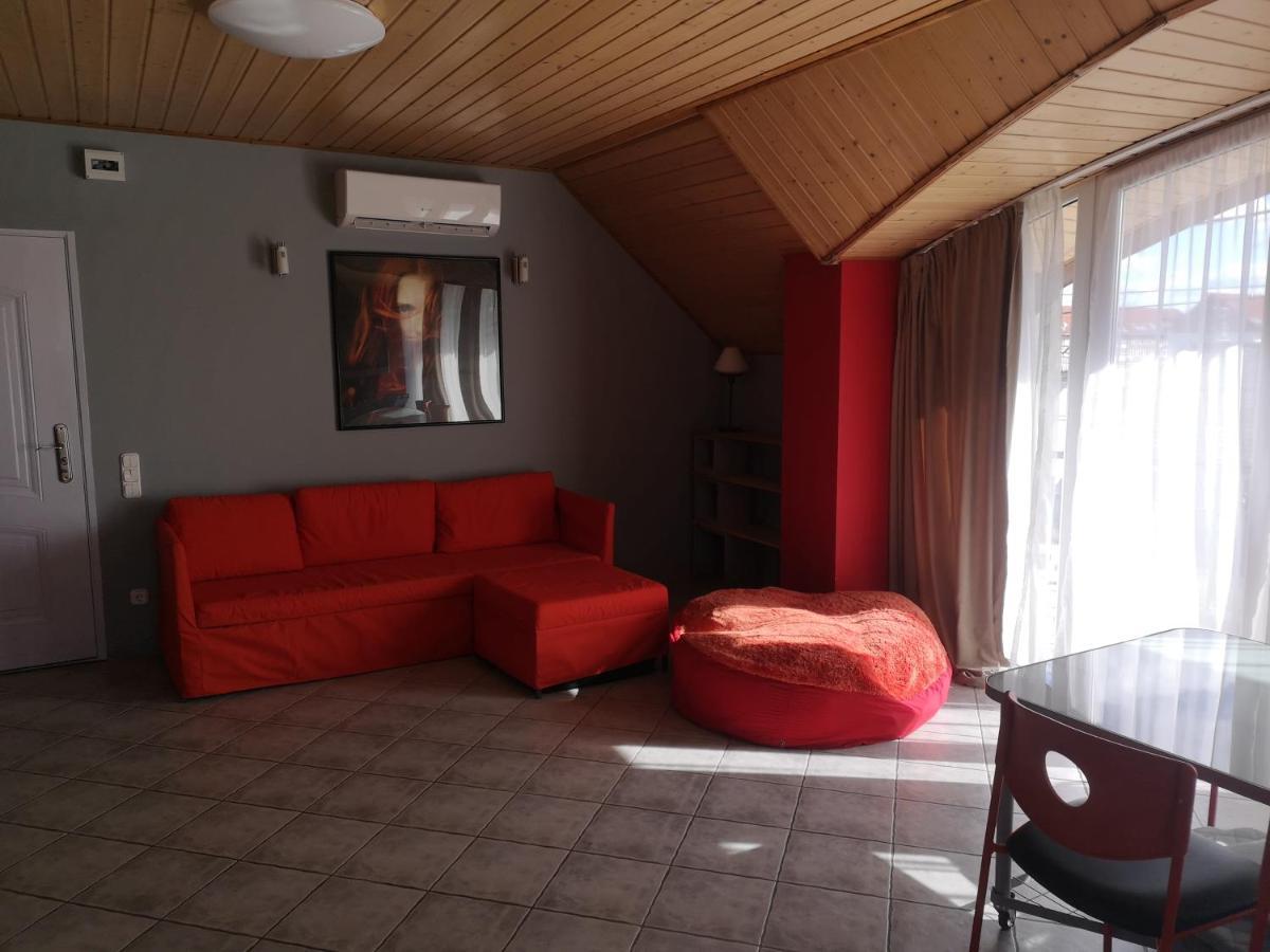 Szigeti Apartmanhaz Печ Екстериор снимка