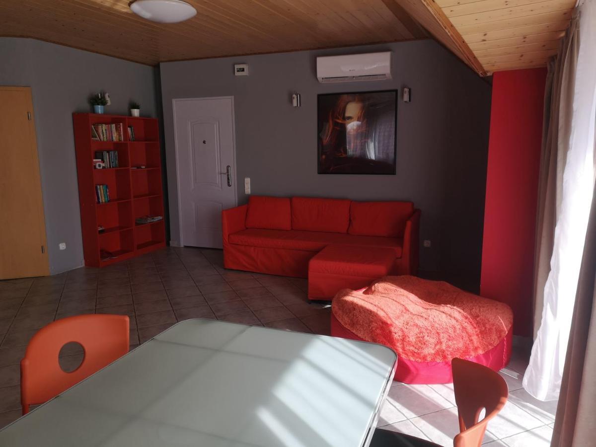 Szigeti Apartmanhaz Печ Екстериор снимка